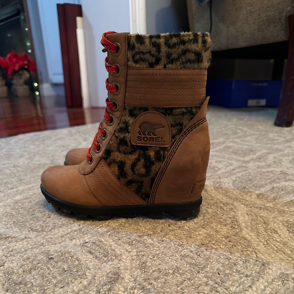 Sorel Wedge Boot Leopard Print Size 6